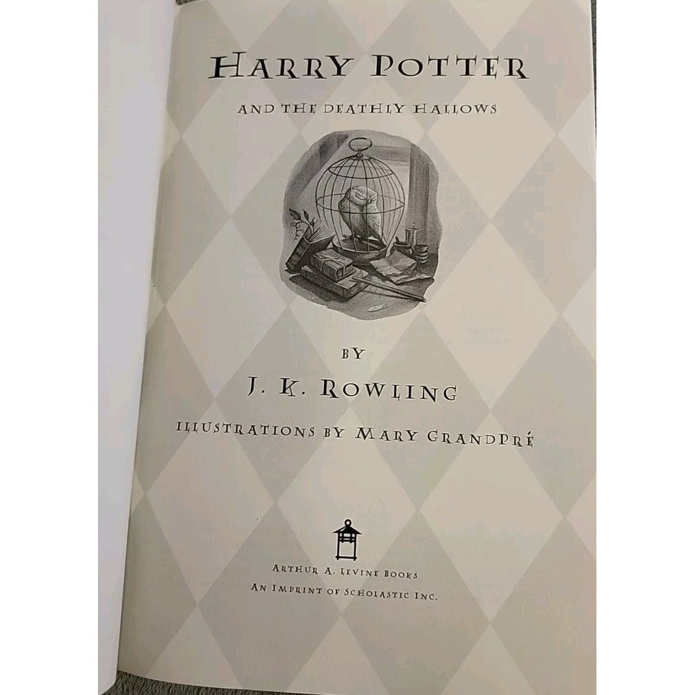 Harry Potter Ser.: Harry Potter and the Deathly Hallows by J. K. Rowling (2007,
